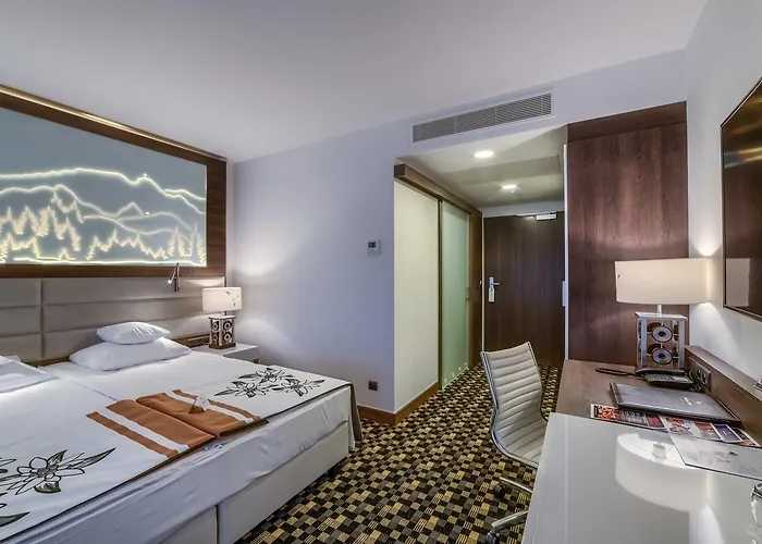 Ii Nosalowy Dwor זקופאנה