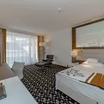 فندق ريزيدنيجا إي نوسالوي دور